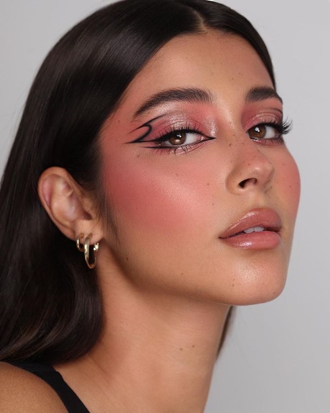 6 Makeup Trends To Try In 2022 | Arab News